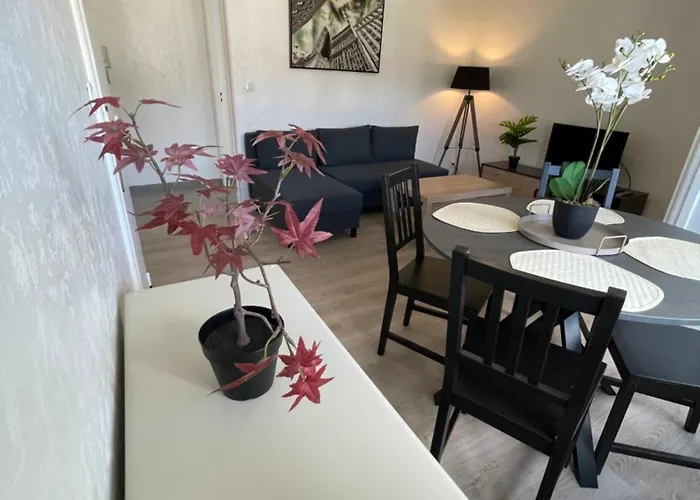 Appartement Renove Tout Equipe, Centre Ville, Proche De La Gare Et Commerce