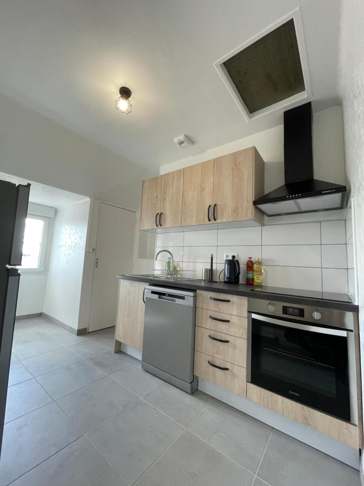 Apartment Renove Equipe, Centre Ville, Proche De La Gare Et Commerce